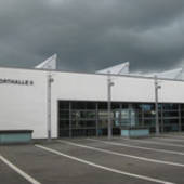 Auf dem Bild ist eine Seitenansicht der Sporthalle 2 in  Schmiden abgebildet.